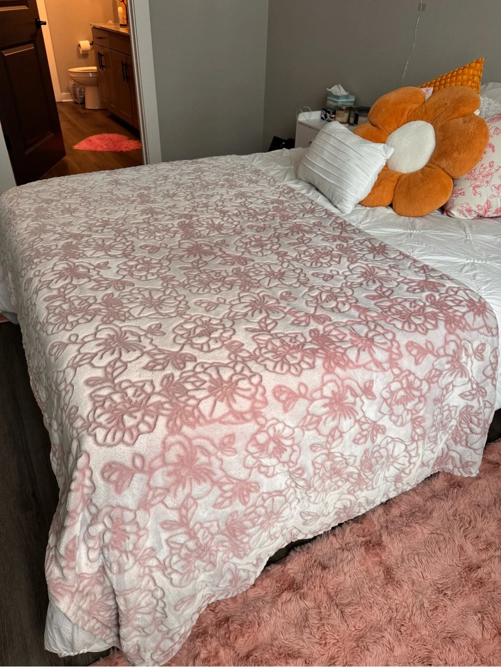 Nicole Miller Pink Floral Plush Throw Blanket 90inch x 90inch